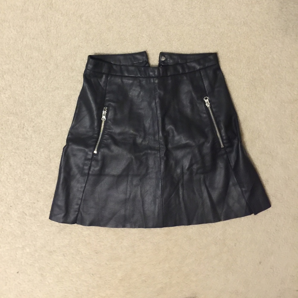 Zipper Detail Faux Leather Skirt